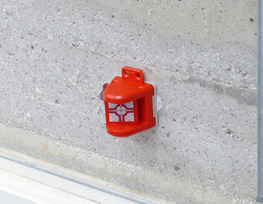 Miniprismer med tiltfunksjon